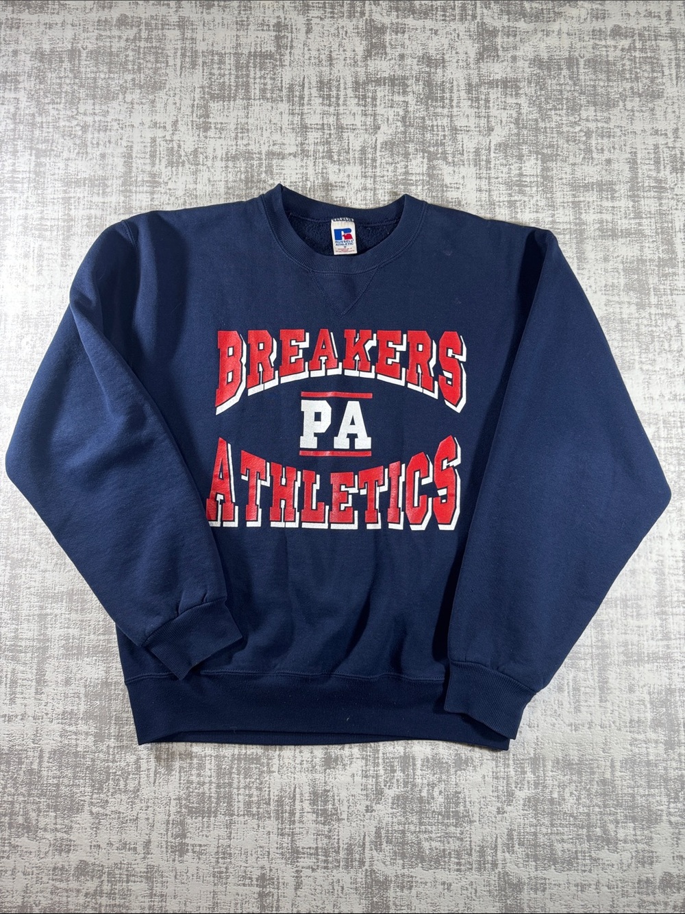vintage Russell Athletic "Breakers PA Athletics" navy sweatshirt sz M 25X21PTP
